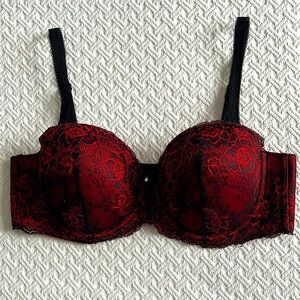 La Vie En Rose 36 D | Red and Black Bra with Removable Straps